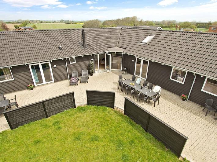 Ferienhaus für 18 Personen, mit Whirlpool und Terrasse sowie Pool und Sauna auf Als