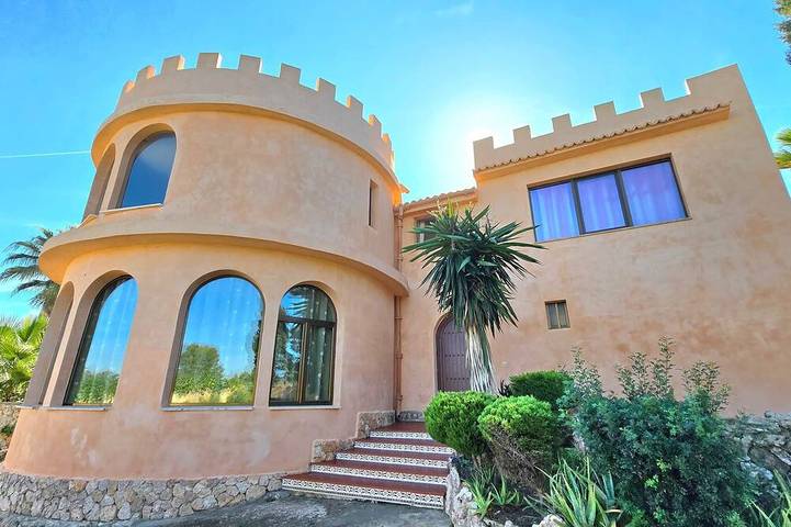 Villa for 12 people, with balcony and garden - 1