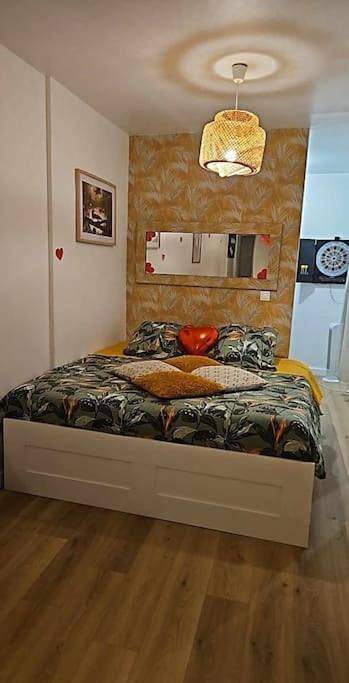 Gîte pour 2 personnes, avec jacuzzi et sauna à Soissons