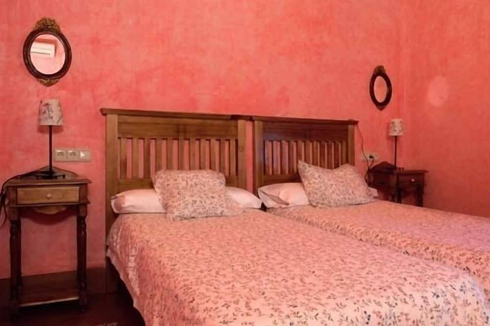 Casa rural (alquiler íntegro) Vallehermoso para 12 personas in San Carlos del Valle, Provincia de Ciudad Real