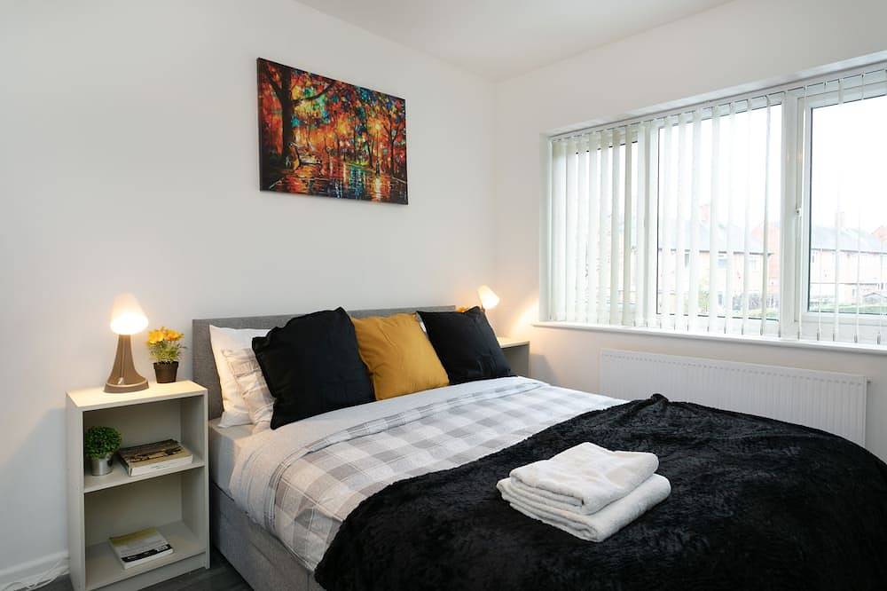 Entire apartment, Nottingham Top Serviced Home (Chayil Experts) in Nottingham, East Midlands
