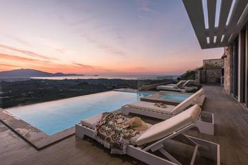 Villa für 4 Personen, mit Ausblick und Pool sowie Terrasse, mit Haustier in Laganas