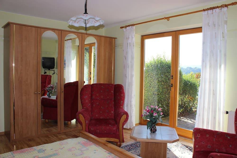 Ganze Wohnung, Ferienwohnung Rhön (55qm) im Erdgeschoss (behindertengerecht) in Bad Bocklet, Rhön-Bayern