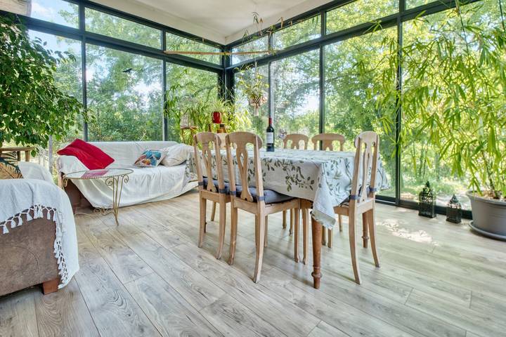 Appartamento intero, Due camere con cucina completamente attrezzata e verande in Allemans, Périgord Vert