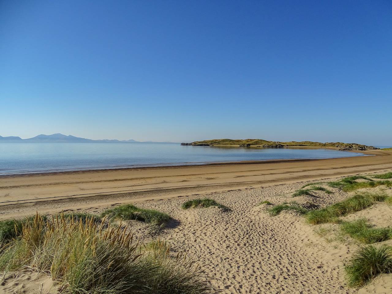 Entire apartment, A Mor in Isle of Anglesey