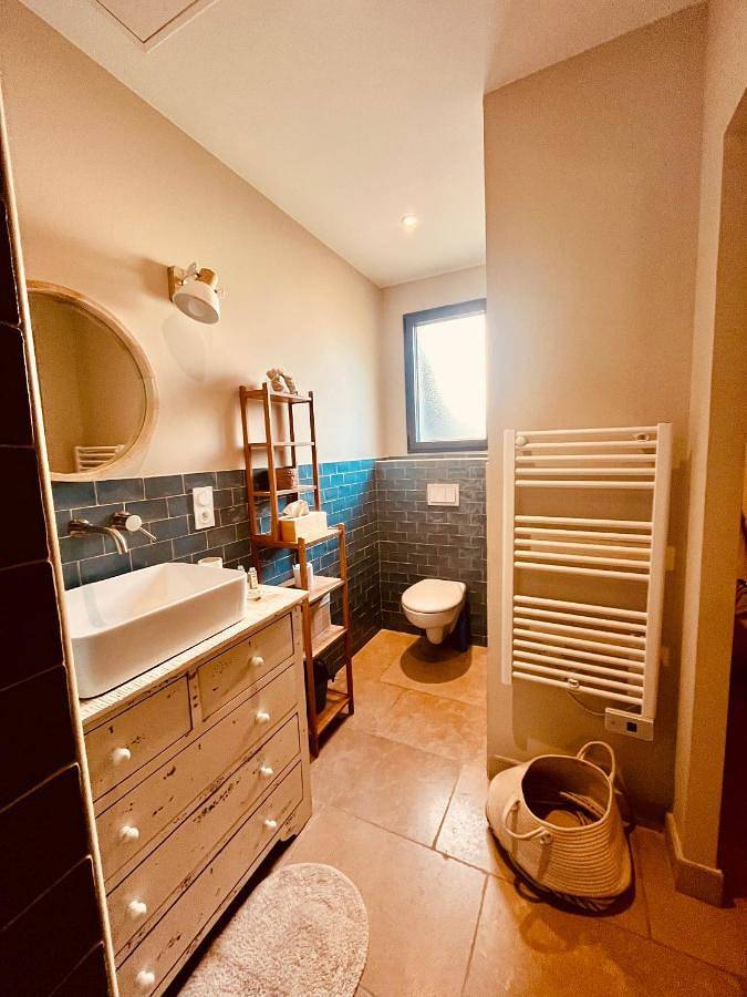Gîte pour 2 personnes, avec jardin ainsi que vue et piscine à Saint-Étienne-du-Grès - 4