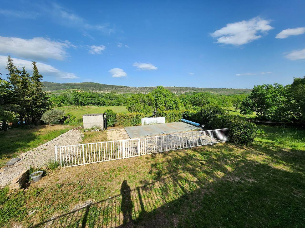 Le Grand Jardin avec piscine in Aizac, Parc naturel régional des Monts d'Ardèche