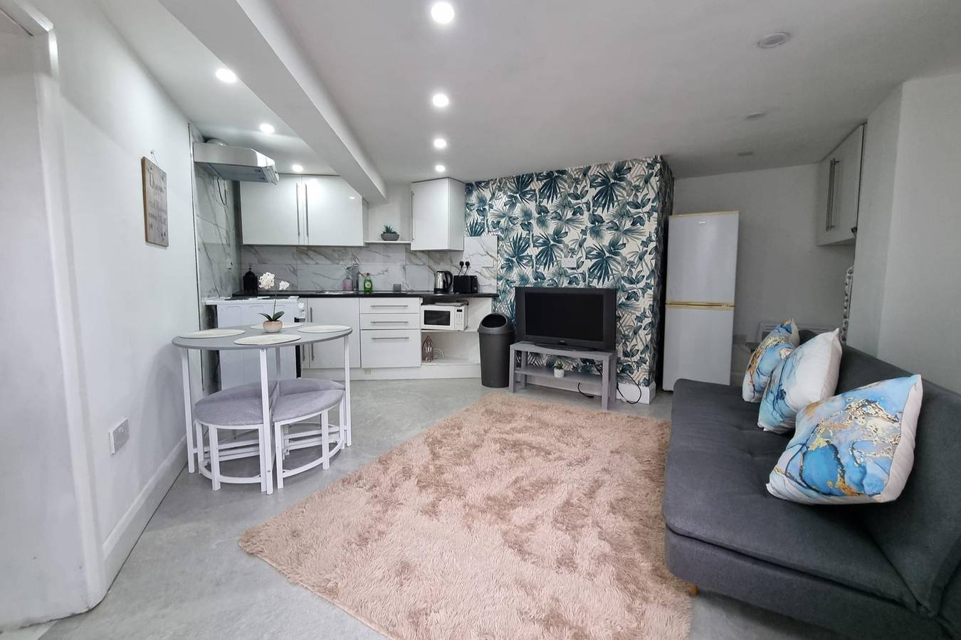 Holiday Letting for 5 People in Huddersfield, West Yorkshire