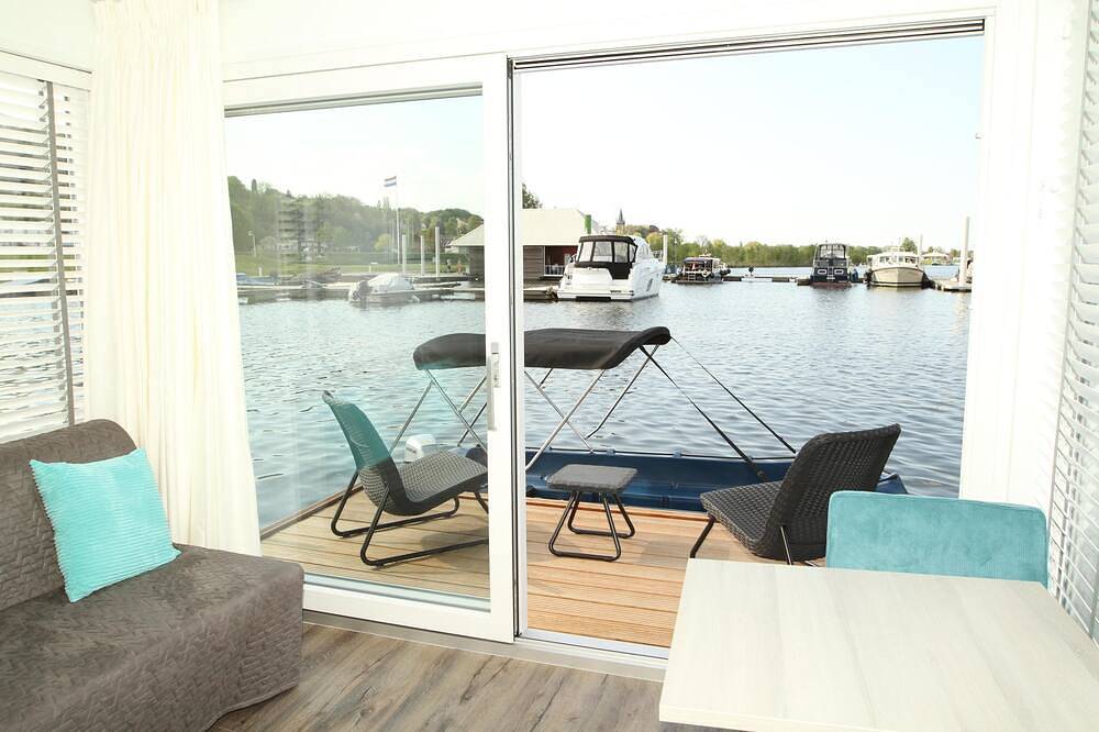 Private island: enjoy the atmosphere on the water and historic Maastricht in Maastricht, Limburg (Netherlands)