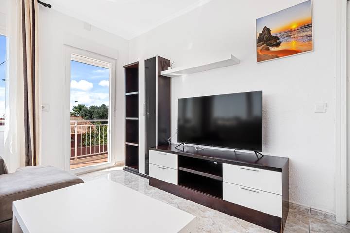 Hel lejlighed, Apartment 'Las Calas Vistas al Mar D' with Shared Pool, Private Terrace and Wi-Fi in Las Calas, Torrevieja