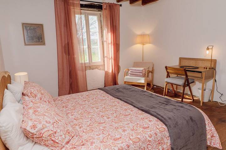 Location de vacances pour 8 personnes, avec terrasse et jardin à Beaugas - 4