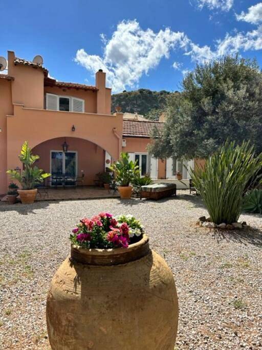 Location de vacances pour 8 personnes, avec vue et jardin à Porticello - 2