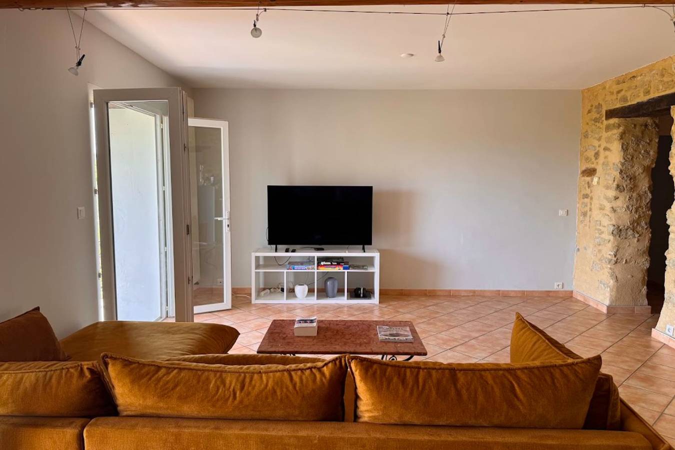 House with a view of Mont Ventoux, Sauveterre in Sauveterre, Region de Nimes