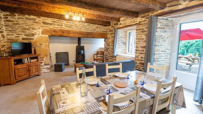 Location de vacances pour 6 personnes, avec terrasse dans Cubières - 3