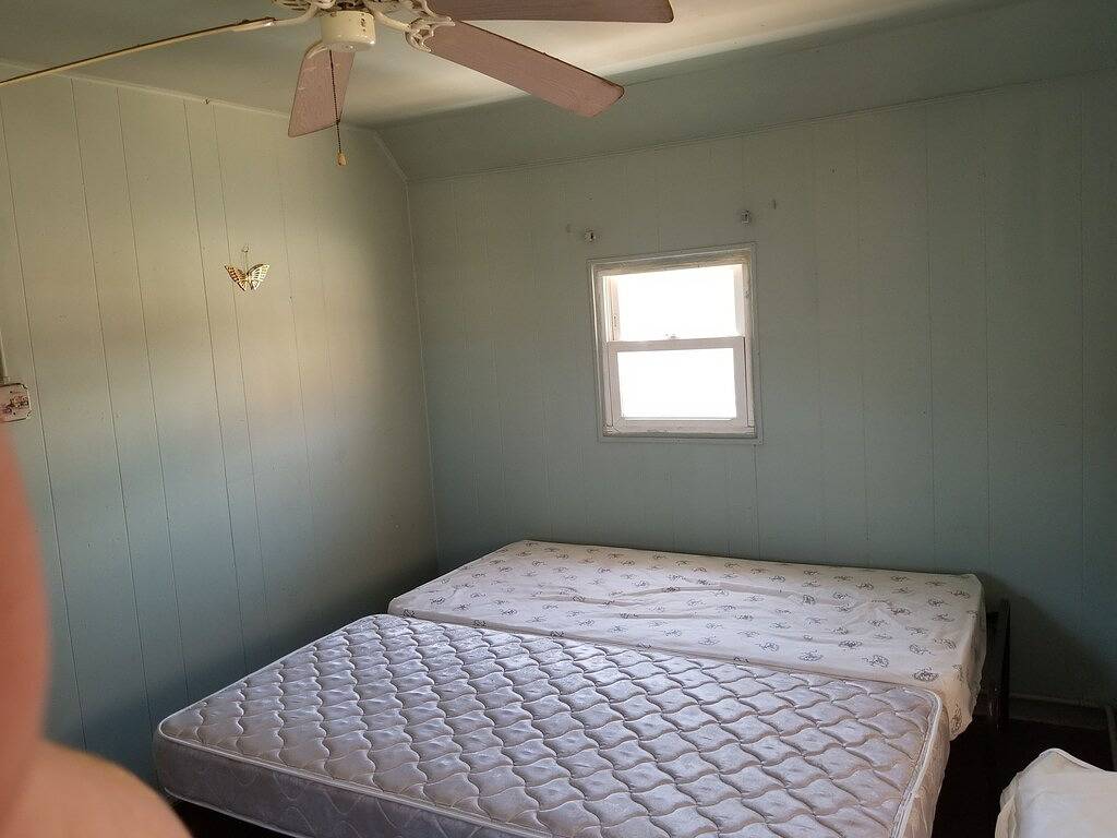 Ganze Wohnung, Upstairs1Brhome in der Nähe von Convcntr Boards & Beach mit Sundeck Smarttv Wifi Dog Friendly in Wildwood, Cape May County