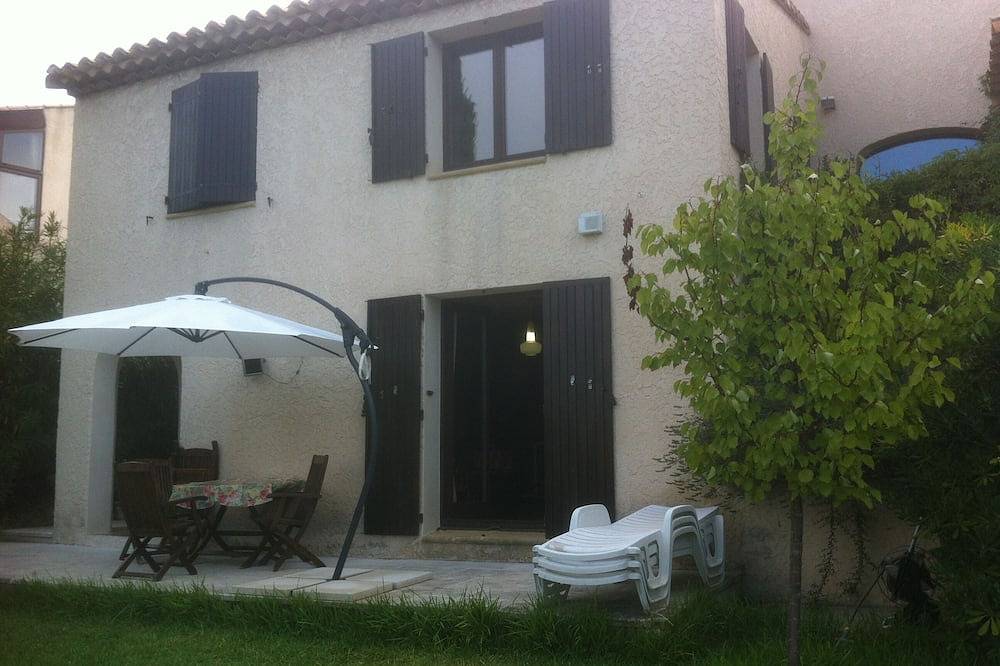 Entire apartment, Beautiful Studio in a large Provencal Villa - Swimming pool in Sausset-les-Pins, Istres region
