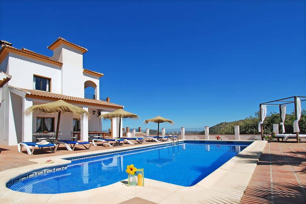 Villa José 1, Piscine Chauffée , Wifi, A/C, Petfriendly, vue sur la mer !!! in Comares, Cordillera Penibética