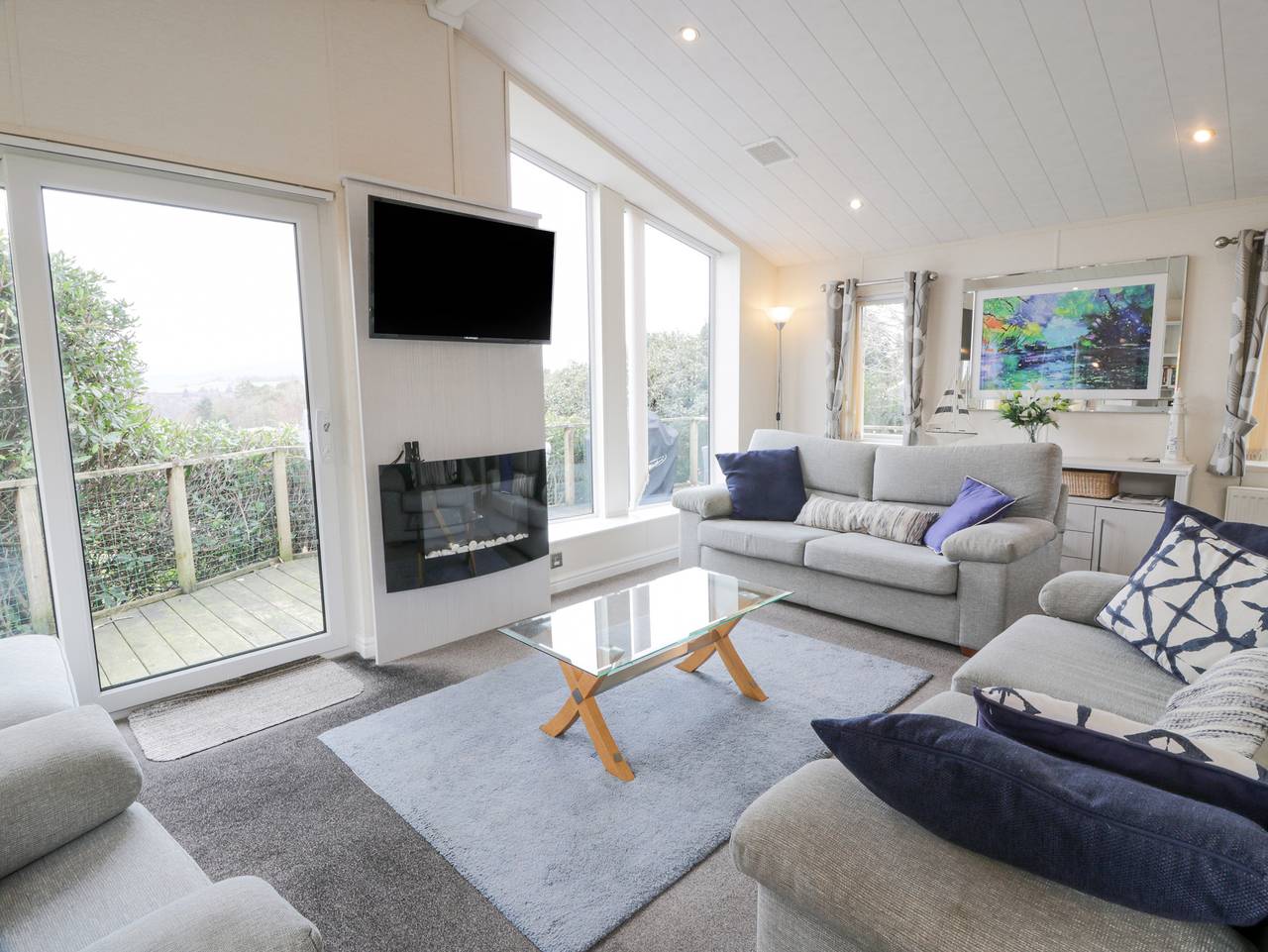 Oyster Bay Lodge in Kippford, Dumfries and Galloway