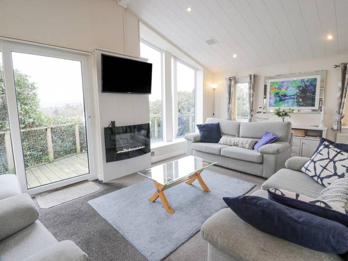 Oyster Bay Lodge in Kippford, Dumfries and Galloway