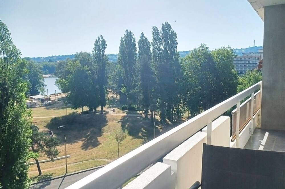Apartamento entero, Studio with a beautiful view in Bellerive-sur-Allier, Región de Vichy