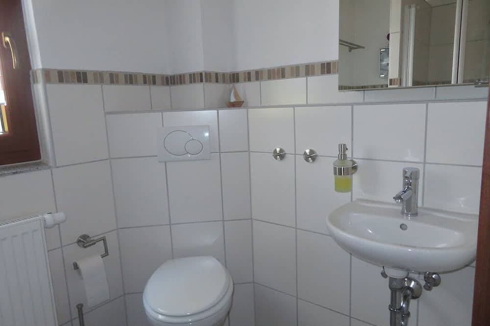 Ganze Wohnung, Gemütliches Ferienhaus (125qm) mit Balkon und Garten in Hohenberg an der Eger, Landkreis Wunsiedel im Fichtelgebirge