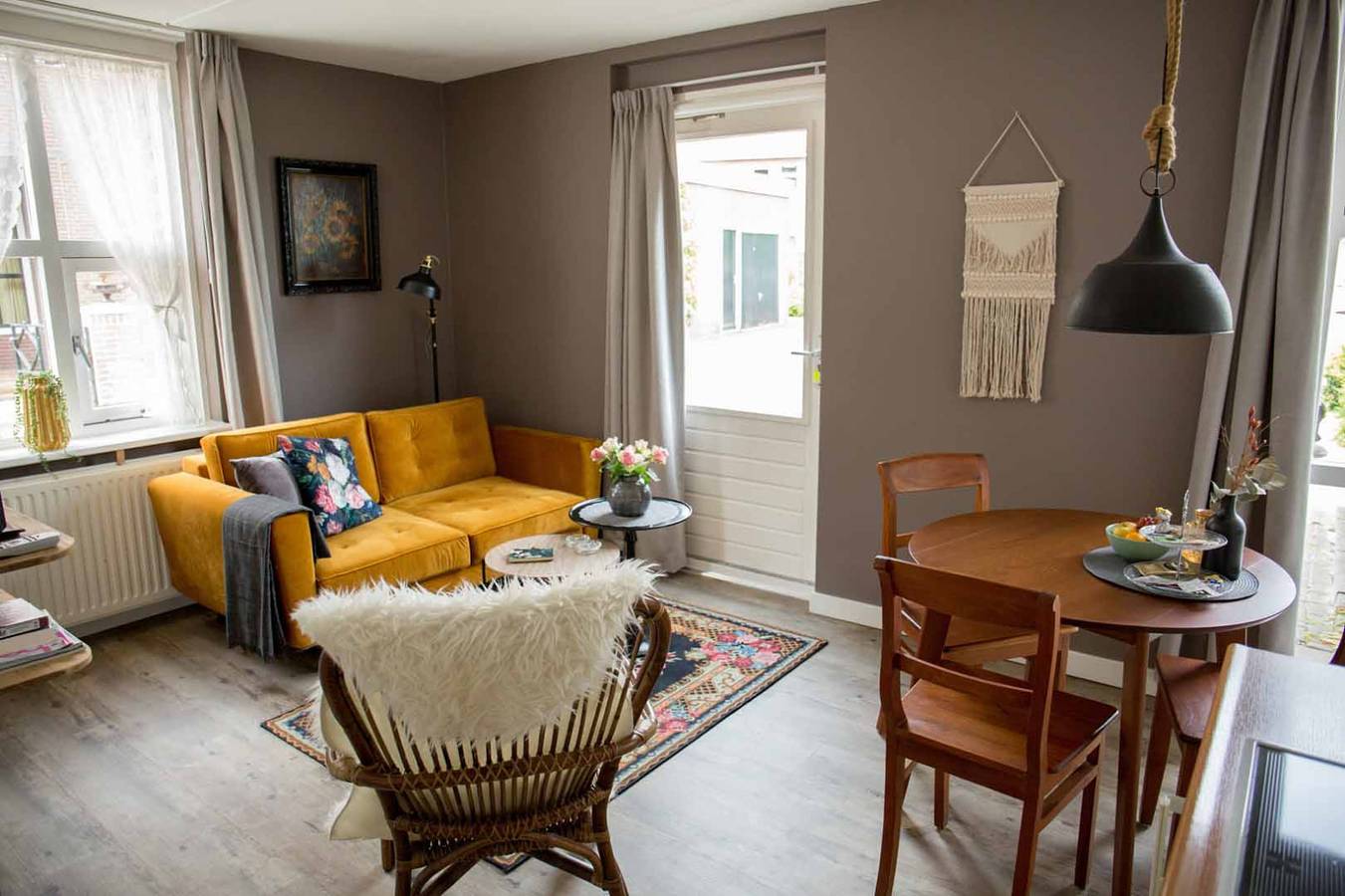 Geheel appartement, Sfeervol 2-persoons appartement in Blokzeil met uitzicht op het water nabij Giethoorn in Blokzijl, Nationaal Park Weerribben-Wieden