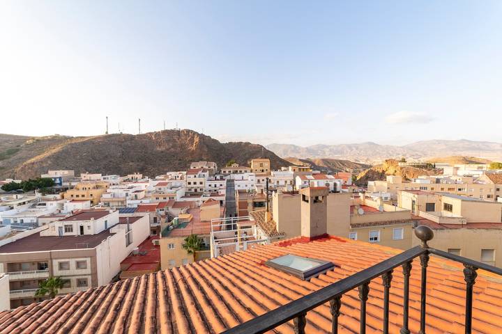 Entire apartment, Vacation Apartment "Mccoy Avenida 3" with 2 Balconies and Shared Terrace in Macael, Almería Province