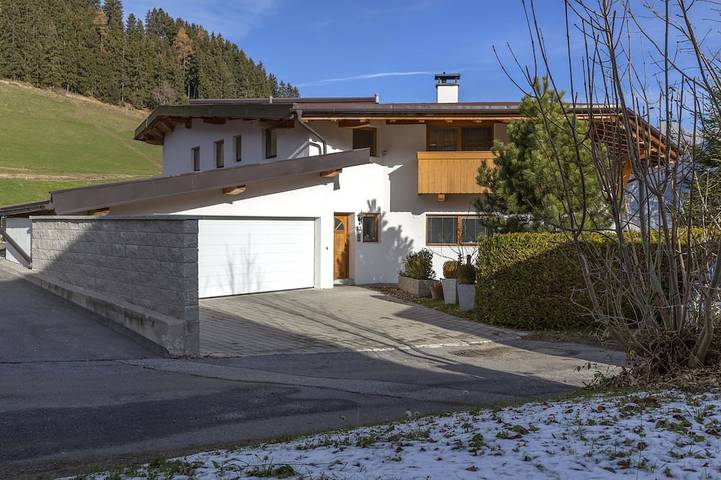 Ferienwohnung für 4 Personen, mit Balkon in Oberperfuss
