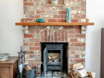 Log Cabin for 2 People in High Weald, Sussex, Photo 2