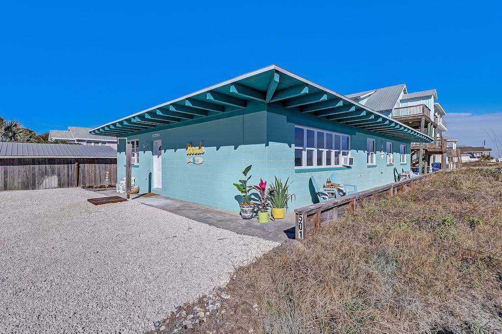Ganze Wohnung, Sea Glass Cottage #4 | Renovated | Steps to Beach | Outdoor Courtyard in Fernandina Beach, Amelia Island