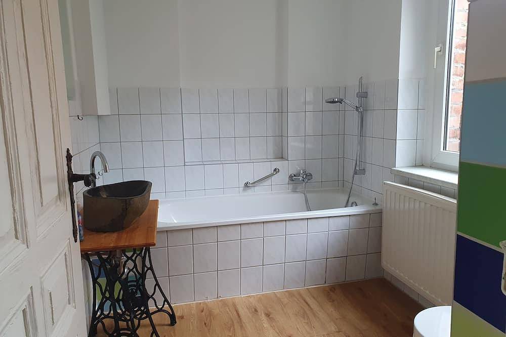 Geheel appartement, Living in a small village in the middle of nature many lakes forest and hiking trails in Friedland, Regio Oder-Spree