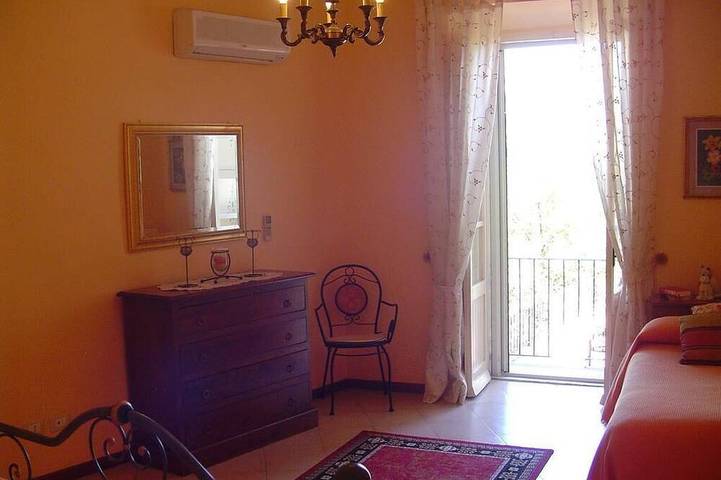 Appartement entier, Central Apartment with terrace over gardens in Orvieto, Province de Terni