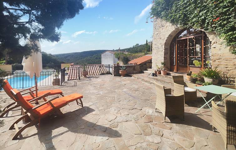 Location de vacances pour 8 personnes, avec terrasse ainsi que jardin et piscine à Cabrerolles - 4