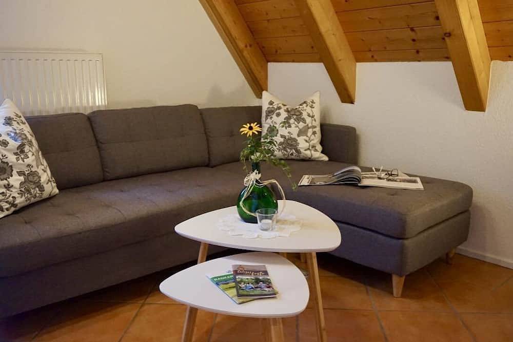 Ganze Wohnung, 3-Zimmer-Nichtraucher-Appartment mit großzügigem Balkon in Sugenheim, Fränkisches Weinland