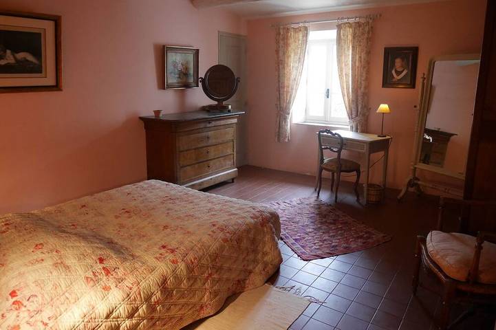 Gîte pour 10 personnes, avec jardin à Lagarde-Paréol - 4