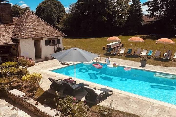 Location de vacances pour 14 personnes dans Bourdonné