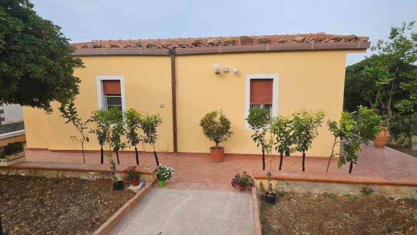 Casa vacanza per 4 persone, con Terrazza e Giardino nonché Panorama a Pollina