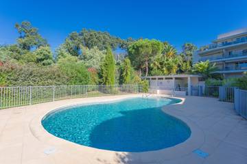 Gîte pour 4 personnes, avec jardin, adapté aux familles dans Plage de la Peguiere