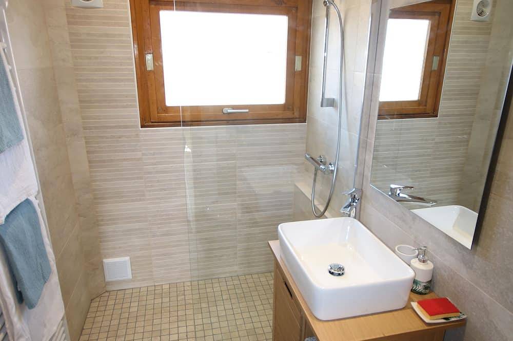 Appartement entier, Le chalet : Appartement rénové proche lac in Saint-Jorioz, Parc naturel régional du Massif des Bauges
