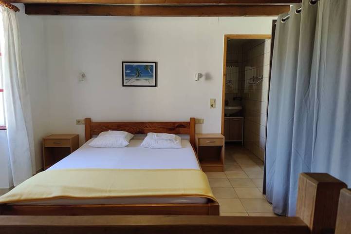 Location de vacances pour 3 personnes, avec Terrasse ainsi que Jardin et Piscine à Cadalen - 3