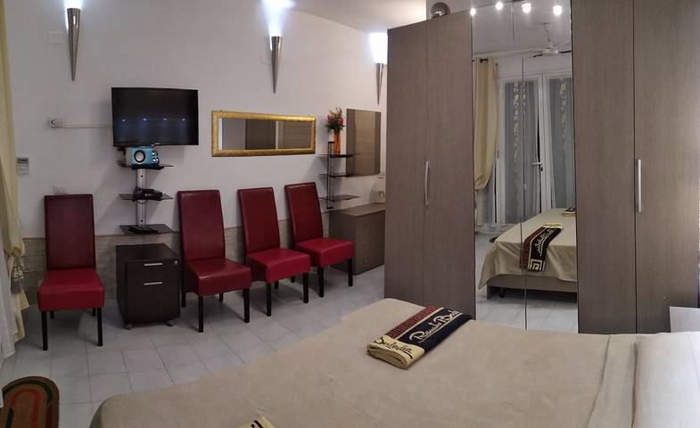 Ferienwohnung für 3 Personen, mit Meerblick und Terrasse sowie Garten und Pool in Realmonte
