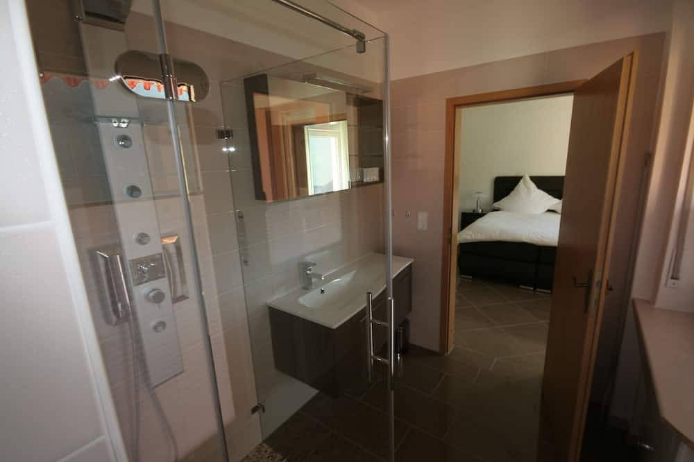 Ganze Wohnung, Komfortable hochwertig eingerichtete**** Dtv-Sterne Ferienwohnung für 2 Personen in Cond, Cochem