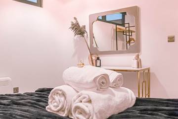 Apartment for 4 People in Huddersfield, West Yorkshire, Photo 1