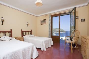 Finca für 6 Personen in Urbanització es Través, Sóller, Bild 2