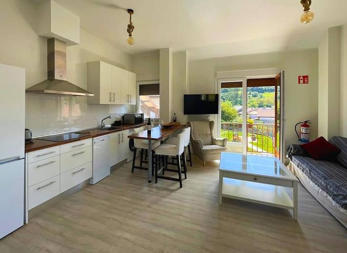 Apartamento para 4 personas, con Balcón además de Terraza y Vistas en Oreña