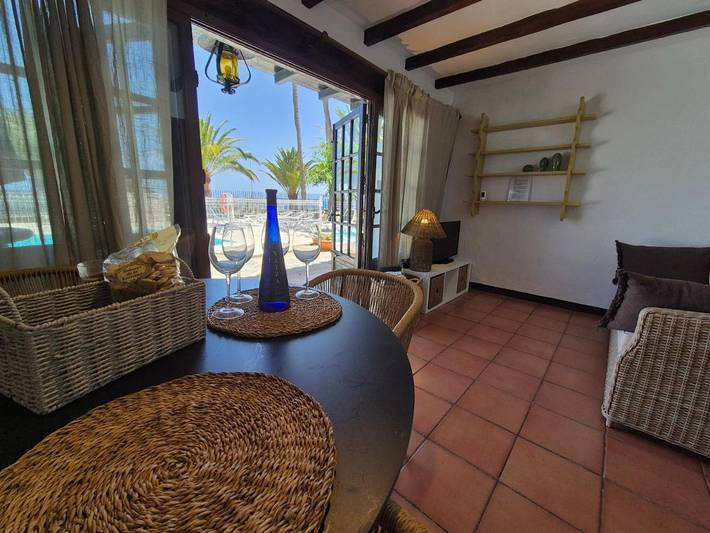 Apartamento de vacaciones para 4 personas, con piscina y jardín además de vistas y terraza - 1