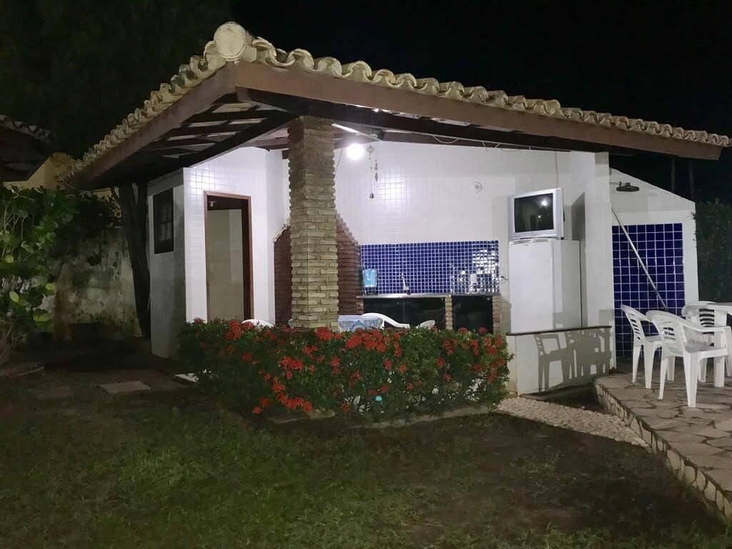 Gemütliches und charmantes Haus mit Pool und Garten in einer Wohnanlage direkt am Meer! in Camaçari, Linha Verde