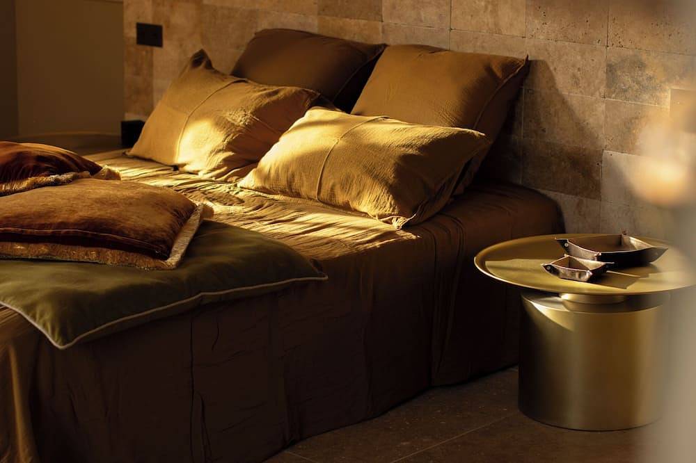 La Maison - Grignan Village-center house ideal for groups. in Grignan, Nyons und Umgebung