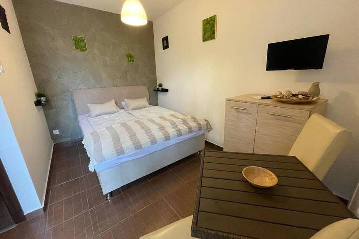 Ferienwohnung für 2 Personen, mit Garten und Pool in Siofok