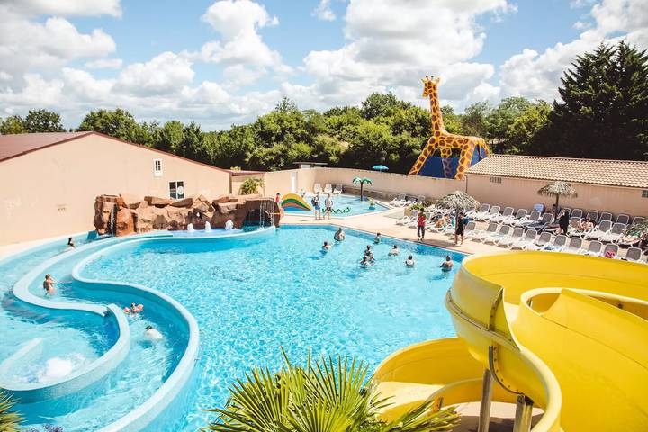 Mobil home pour 4 personnes, avec terrasse et vue ainsi que piscine et sauna à Saint-Julien-des-Landes - 4